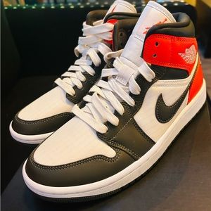 Nike Jordan mid women 7.5 brand new!